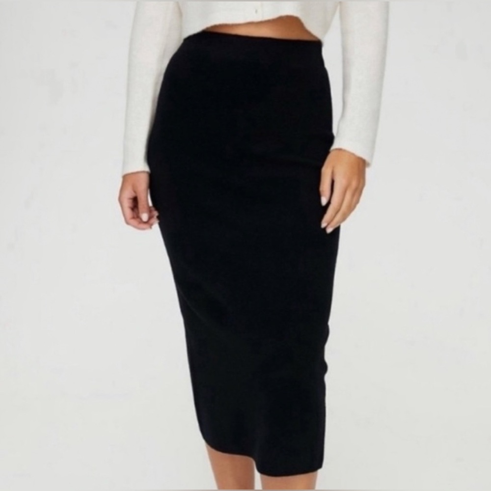 Aritzia The Group Babaton Johan Pencil Skirt in Black